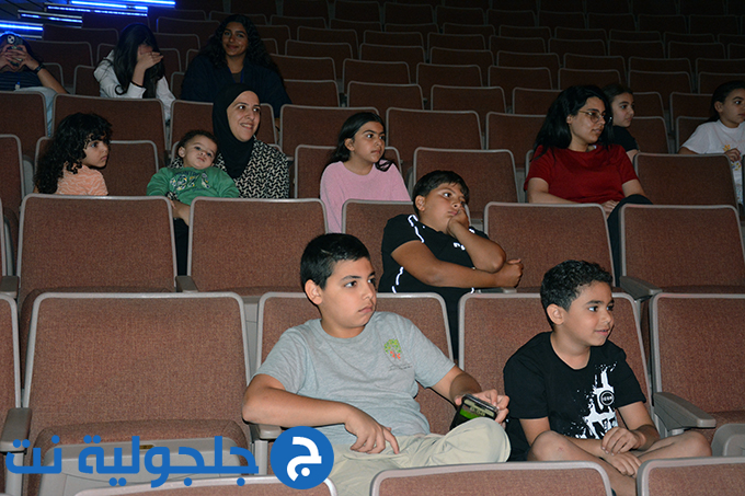 عرض مسرحية ثوب ستي بتنظيم أكاديمية دوزان بالمركز الجماهيري في جلجولية